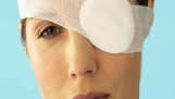 7 chấn thương mắt thường gặp và cách điều trị
